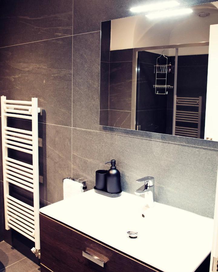 The Riverside Lodge Cozy And Spacious Apartment Girona Exterior photo